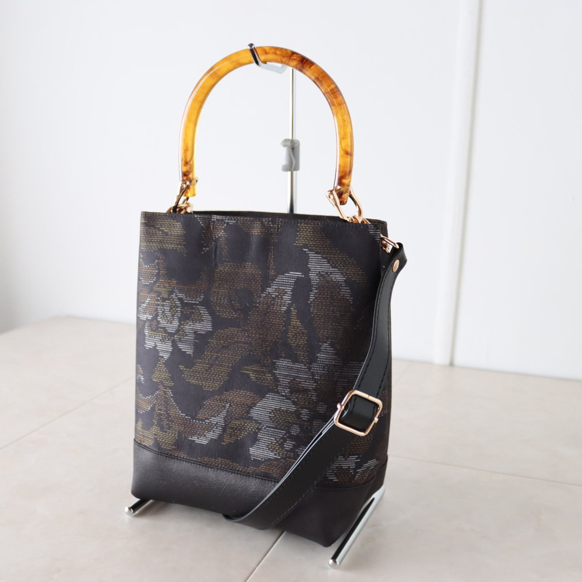 One Handle Bag 17/大島紬ブラック更紗模様/大島紬リメイクバッグ