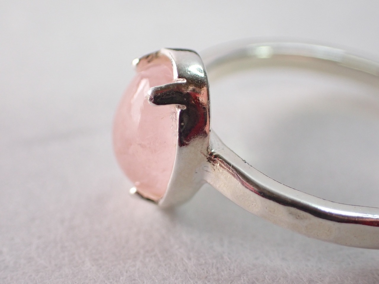 カボションカットリング（モルガナイト）　1.4ct　[C13‐688]