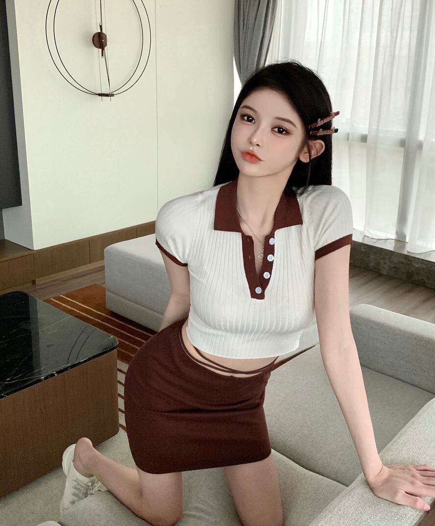 スタンダードカラーニットTシャツ サマーショートハイウェストトップス レトロ 大人ガーリー スウィート キュート カジュアル 夏物 ピュア ブラックストロベリース35519000086