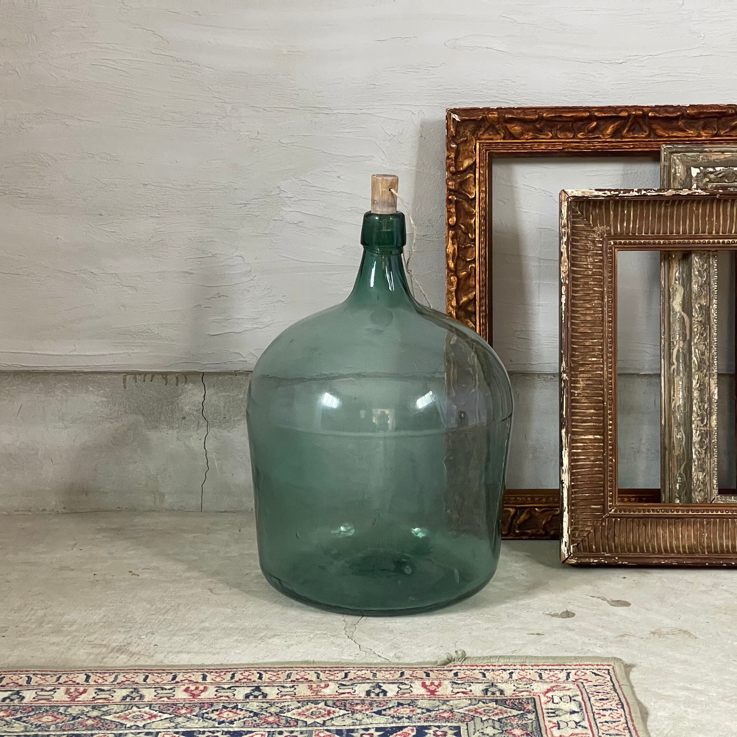 古い大きなガラスボトル 木栓付き