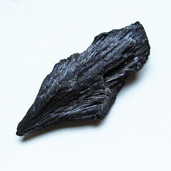 ブラック カイヤナイト 原石 一点物 171-7537