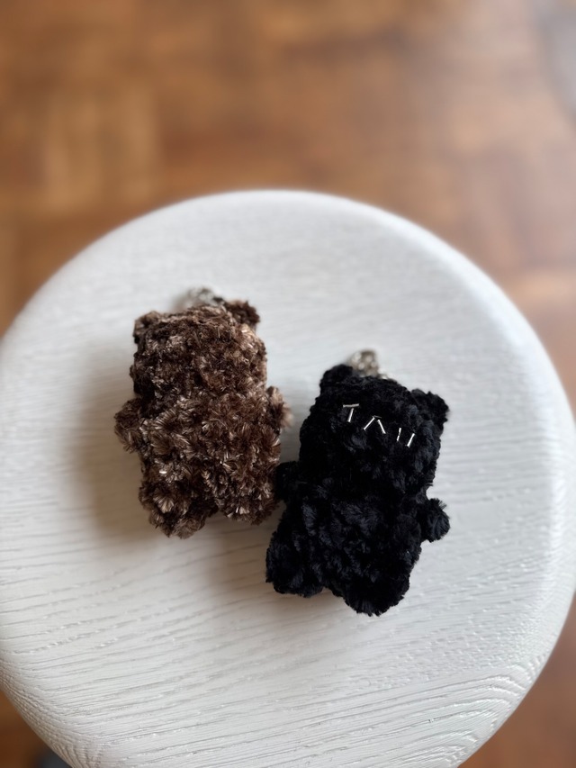 TAN/26SS-A001 TAN HAND-KNITTED MASCOT CHARM BLACK