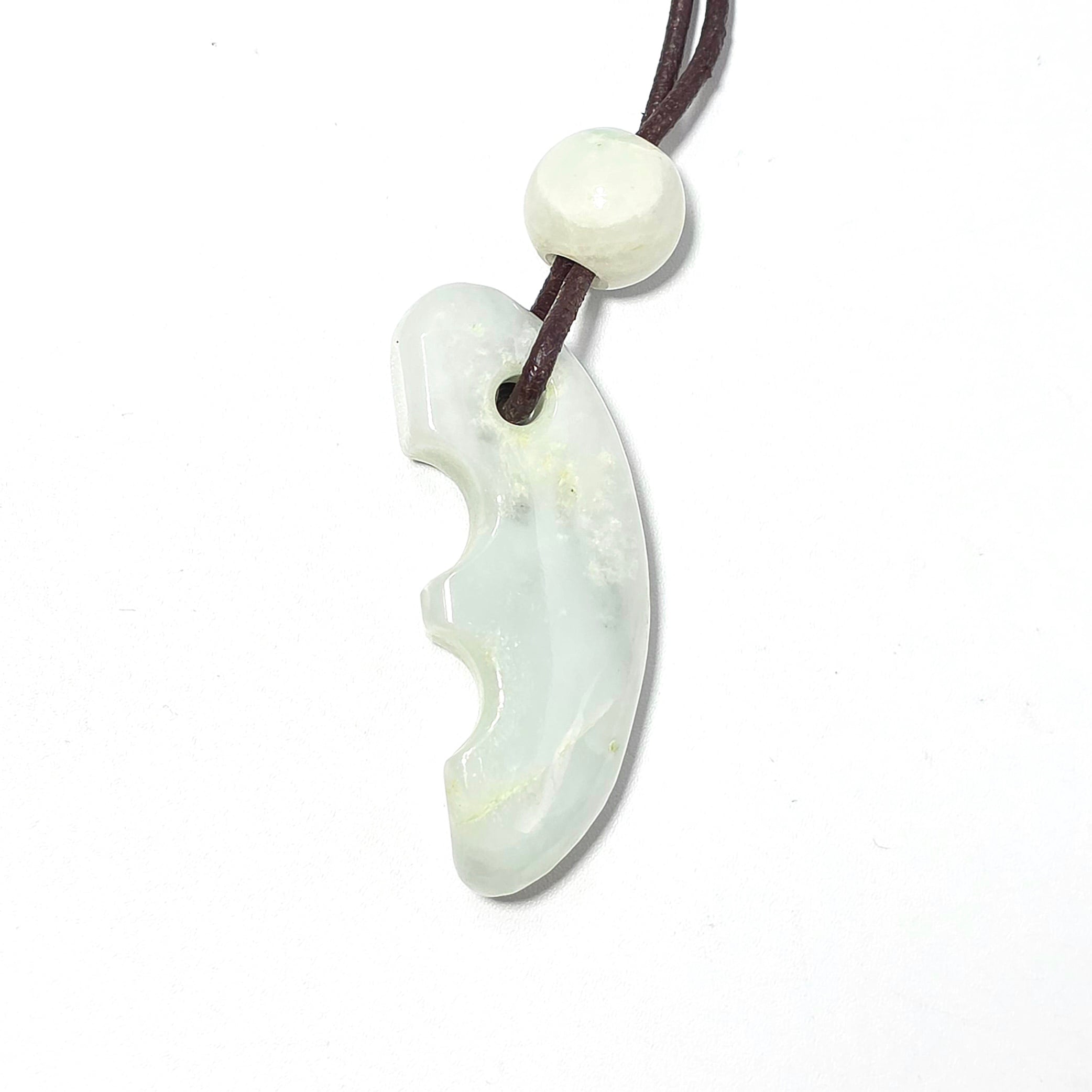 勾玉 | 糸魚川翡翠工芸家 赤羽可行の店BASE