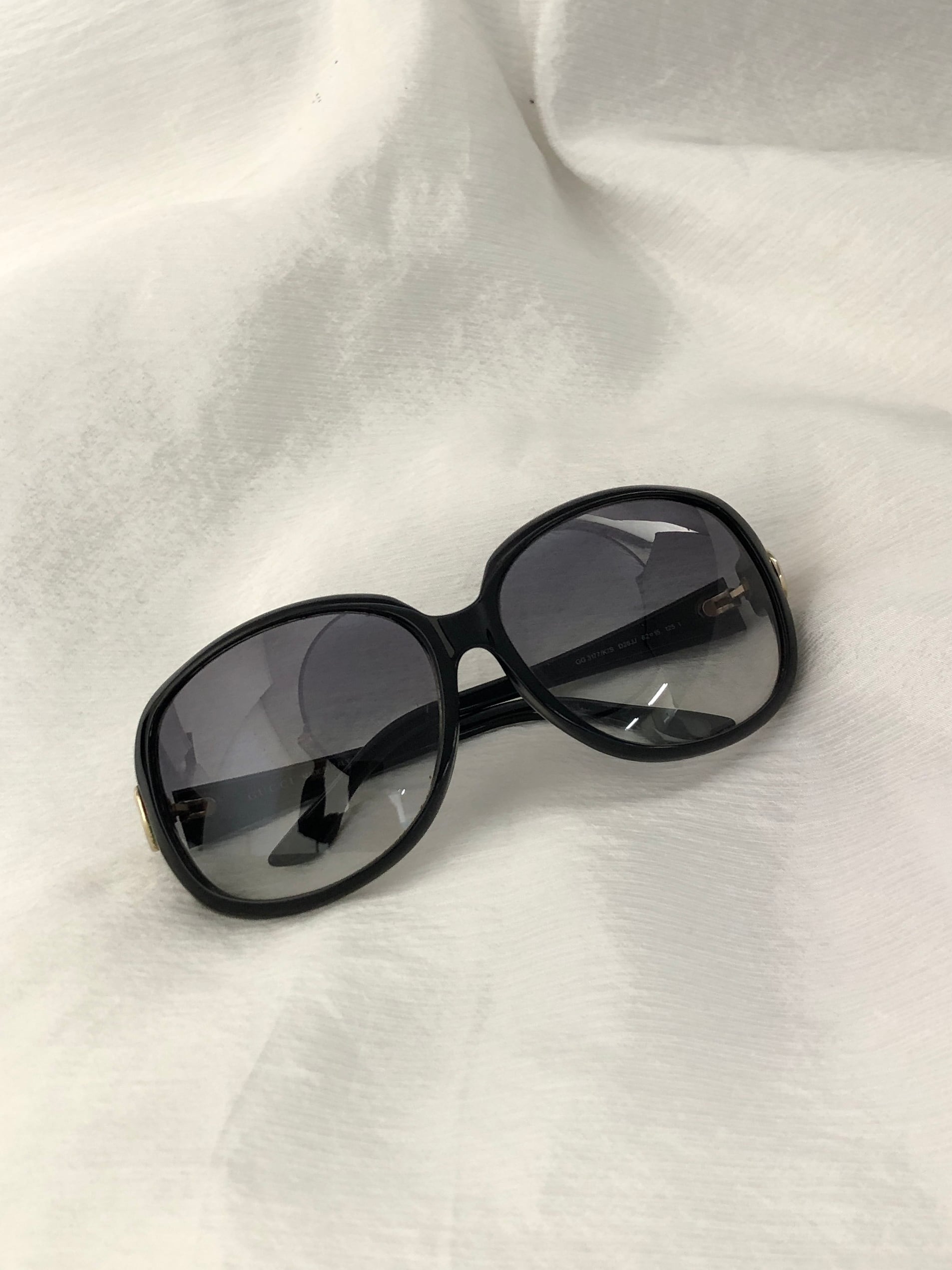 日本直送 名牌中古包 】GUCCI グッチ サングラス ブラック GGロゴ