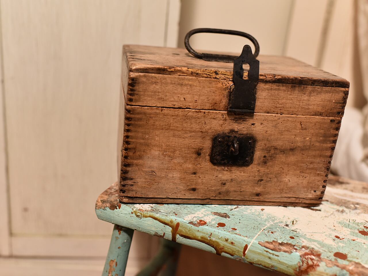 素朴な味わいが素敵な可愛い薬箱 フレンチアンティーク