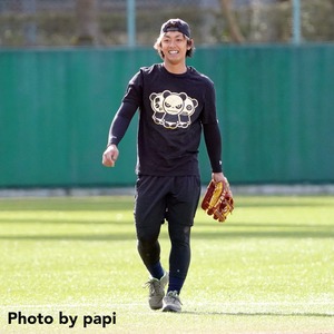 福岡ソフトバンクホークス今宮健太選手着用モデル【HIPANDA ハイパンダ】メンズ パンダ3兄弟 ゴールドプリント Tシャツ MEN'S TRIO LOGO GOLD PRINT SHORT SLEEVED T-SHIRT / WHITE・BLACK