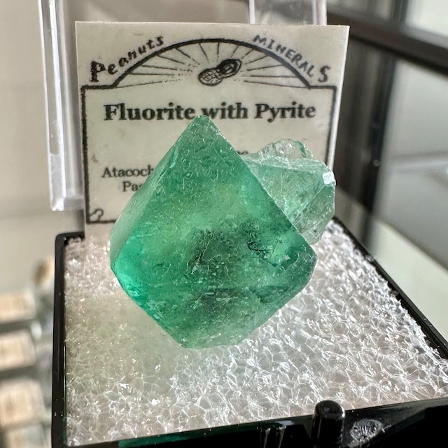 スファレライト / ボーノナイト / パイライト【Sphalerite on Bournonite with Pyrite】アイルランド産
