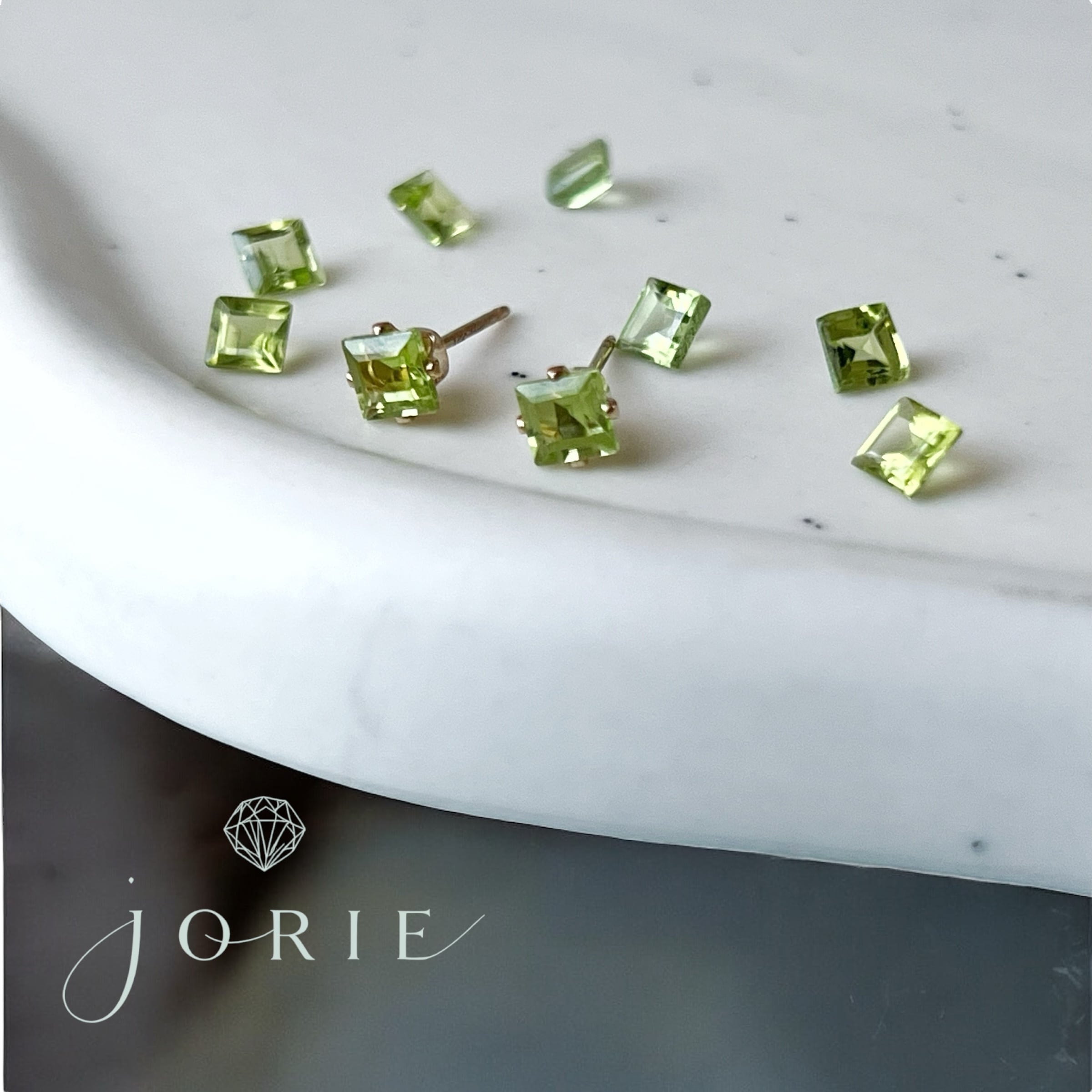 JORIE】14kgf、silver925 8月誕生石 スクエアペリドット（4mm/4爪