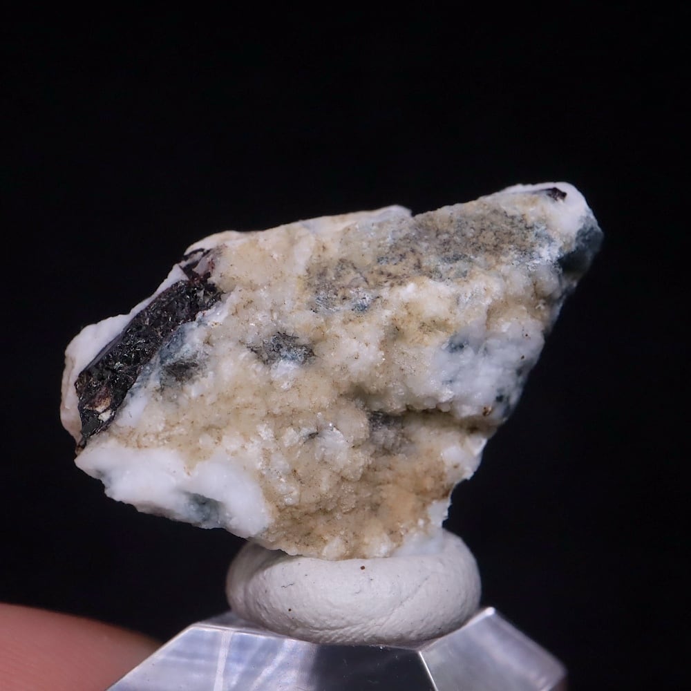 ネプチュナイト 海王石 母岩付き 6g BN284 鉱物 天然石 パワーストーン