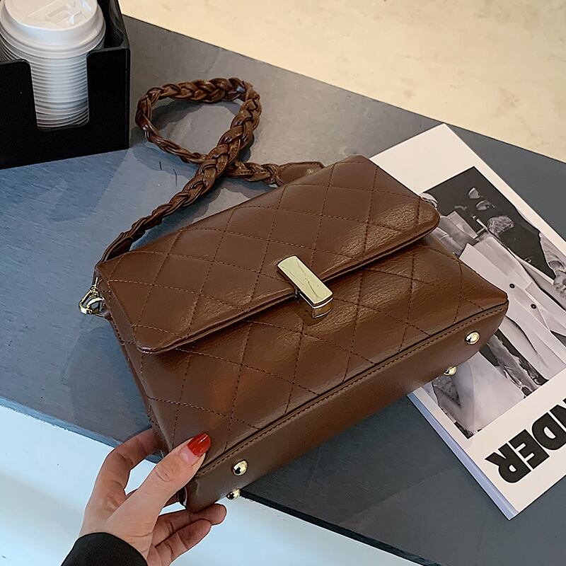 秋冬レトロスモールバッグ女性バッグ2020新しい流行のファッションワイルドインズロンバススモールスクエアバッグショルダーメッセンジャーバッグ Tiancai_Wing_Bag27433773893