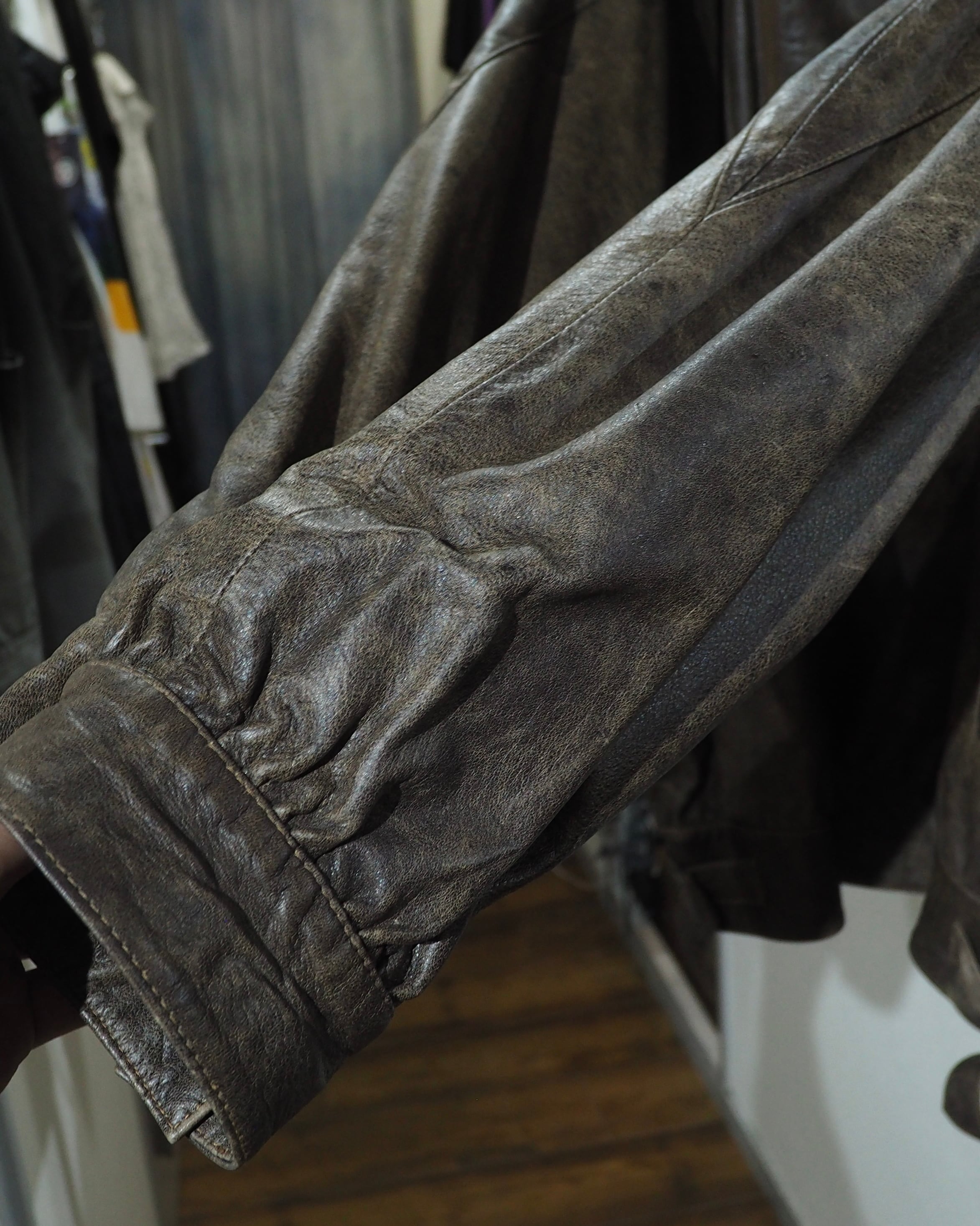 " Made in Italy - Vera Pelle " Unconventional Deformed Silhouette Vintage Leather Jacket