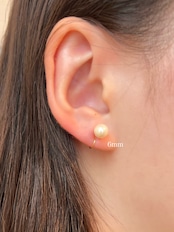 Pearl earring