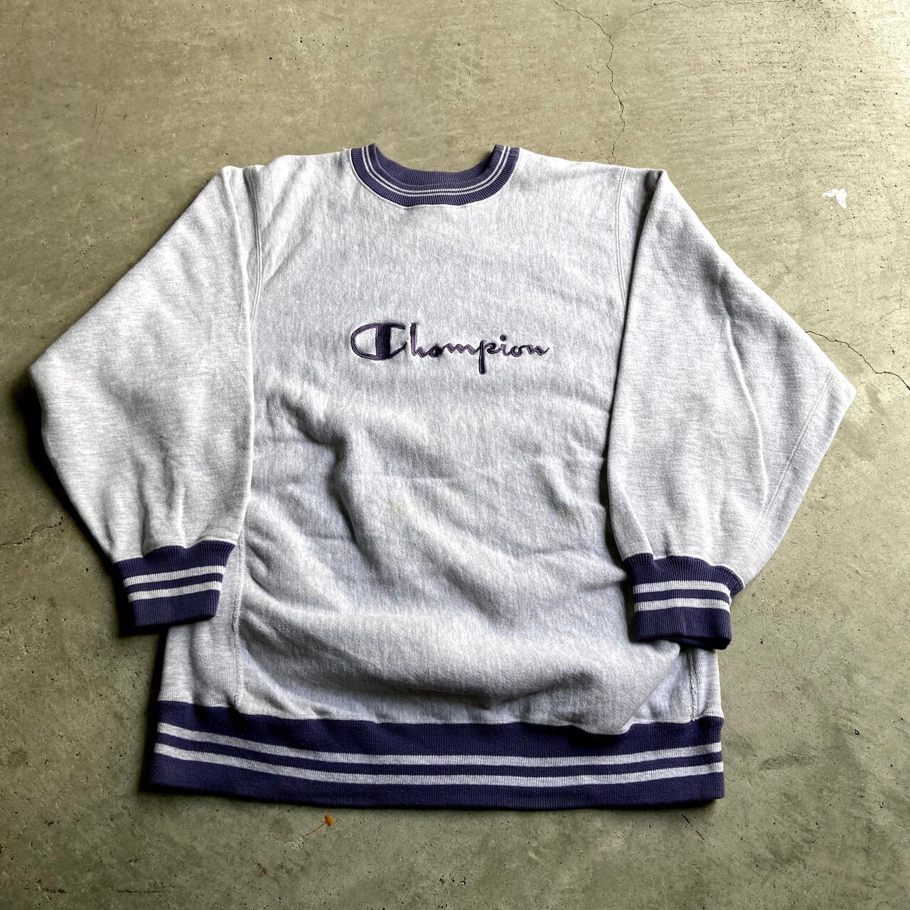 色柄ピンクロゴ刺繍USA製 90s Champion リバースウィーブ ロゴ刺繍