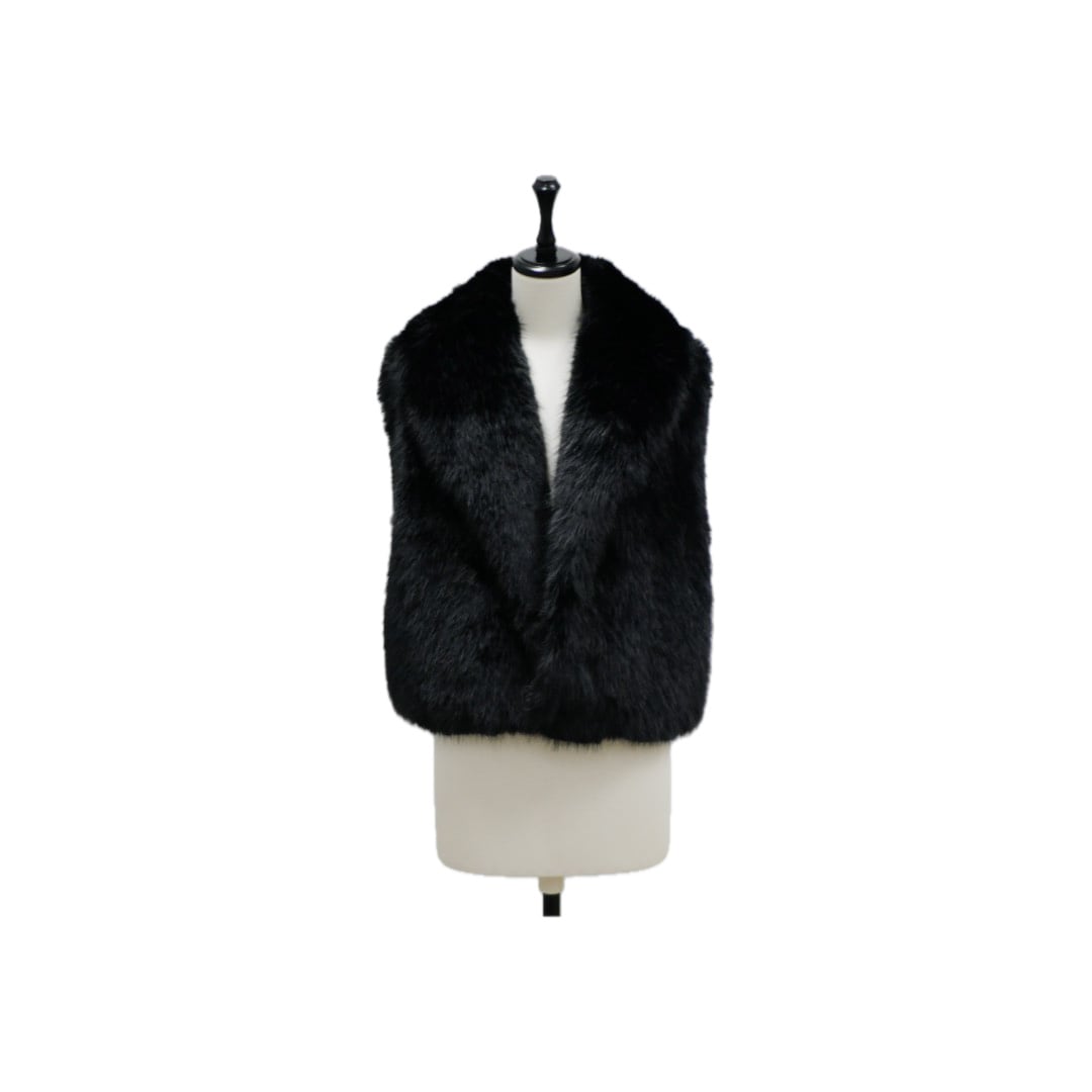 Dark mode faux fur vest