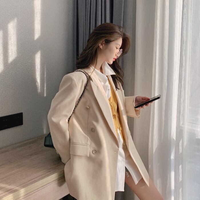 2020年初秋に折りたたまれたスーツの女性新しいルーズスーツジャケット+ニットカーディガン+白いシャツのトレンド クレセントシティ27617791912