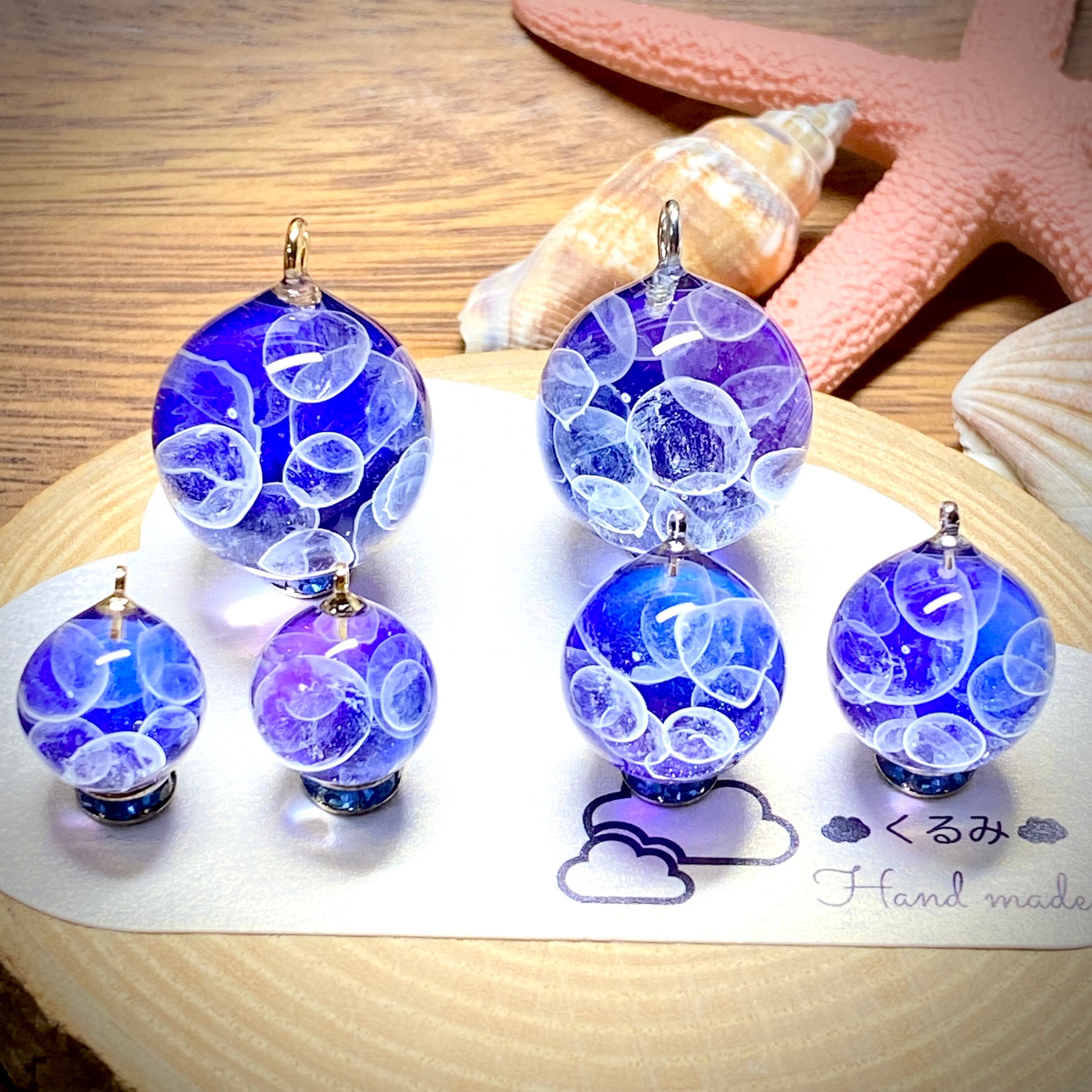 レジンピアス イヤリング クラゲのアクアリウム まん丸 12mm ゴールド