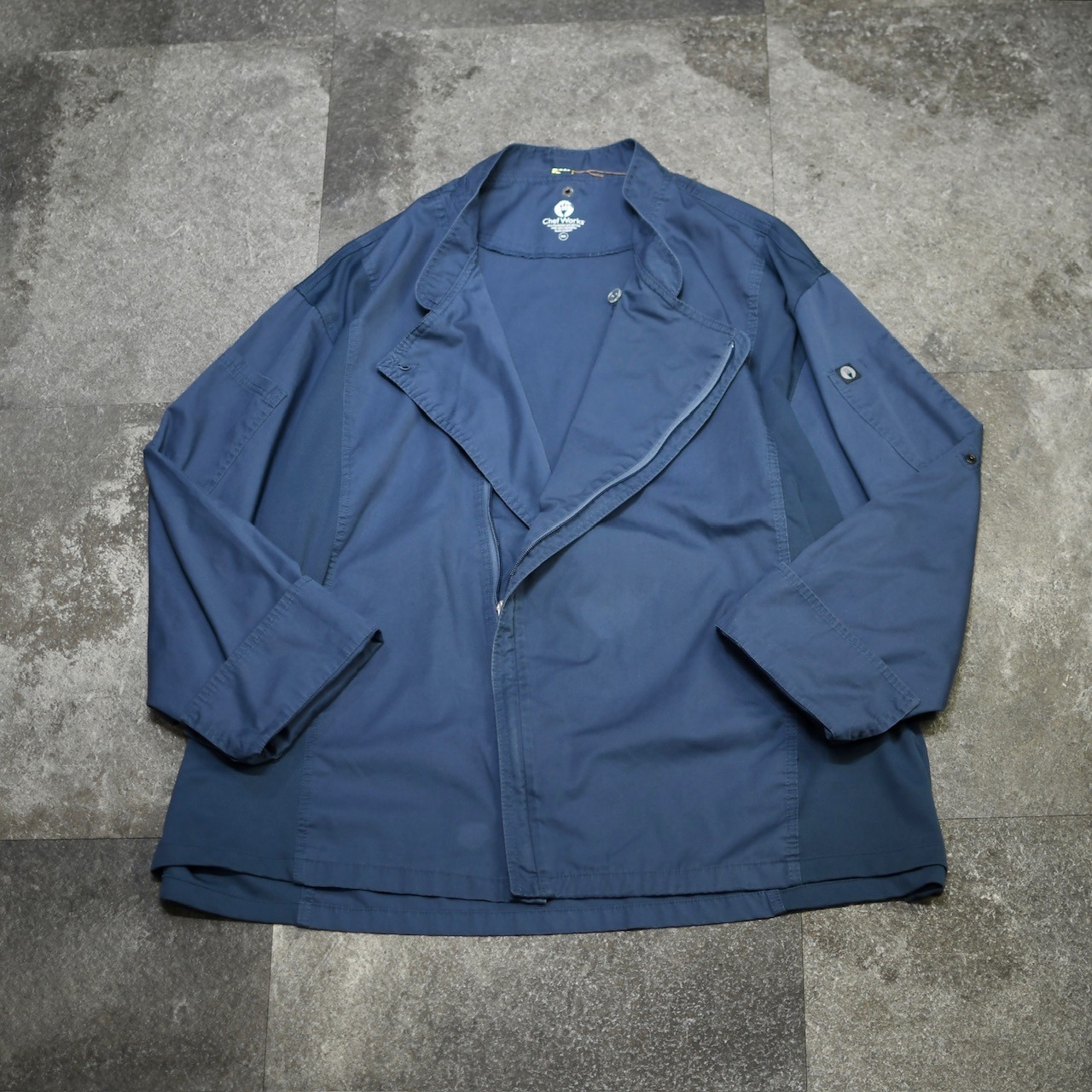 wide silhouette zip up design chef jacket