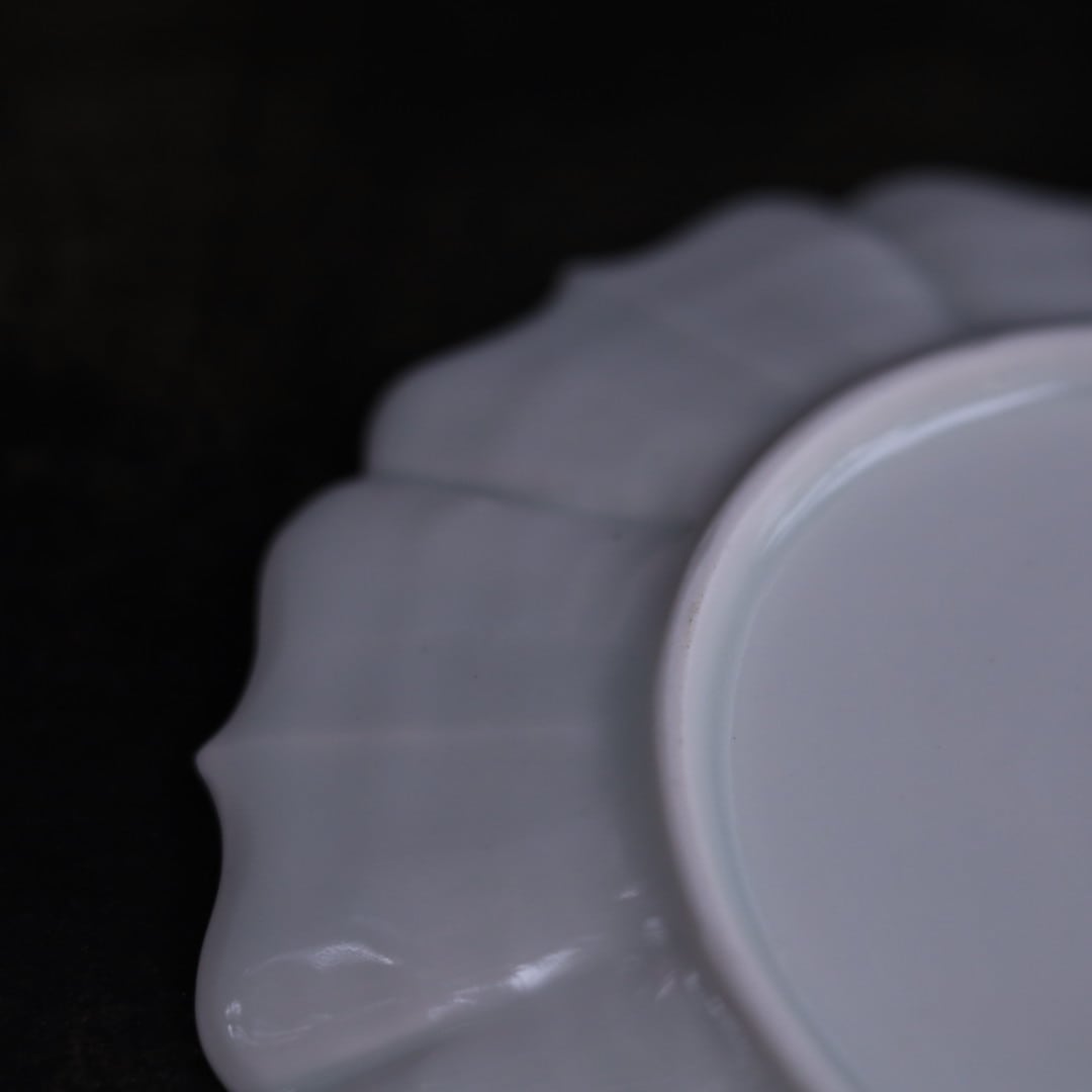 AS 宮田竜司 稜花白磁6寸皿(中) | 芦屋貴兆陶家 online shop