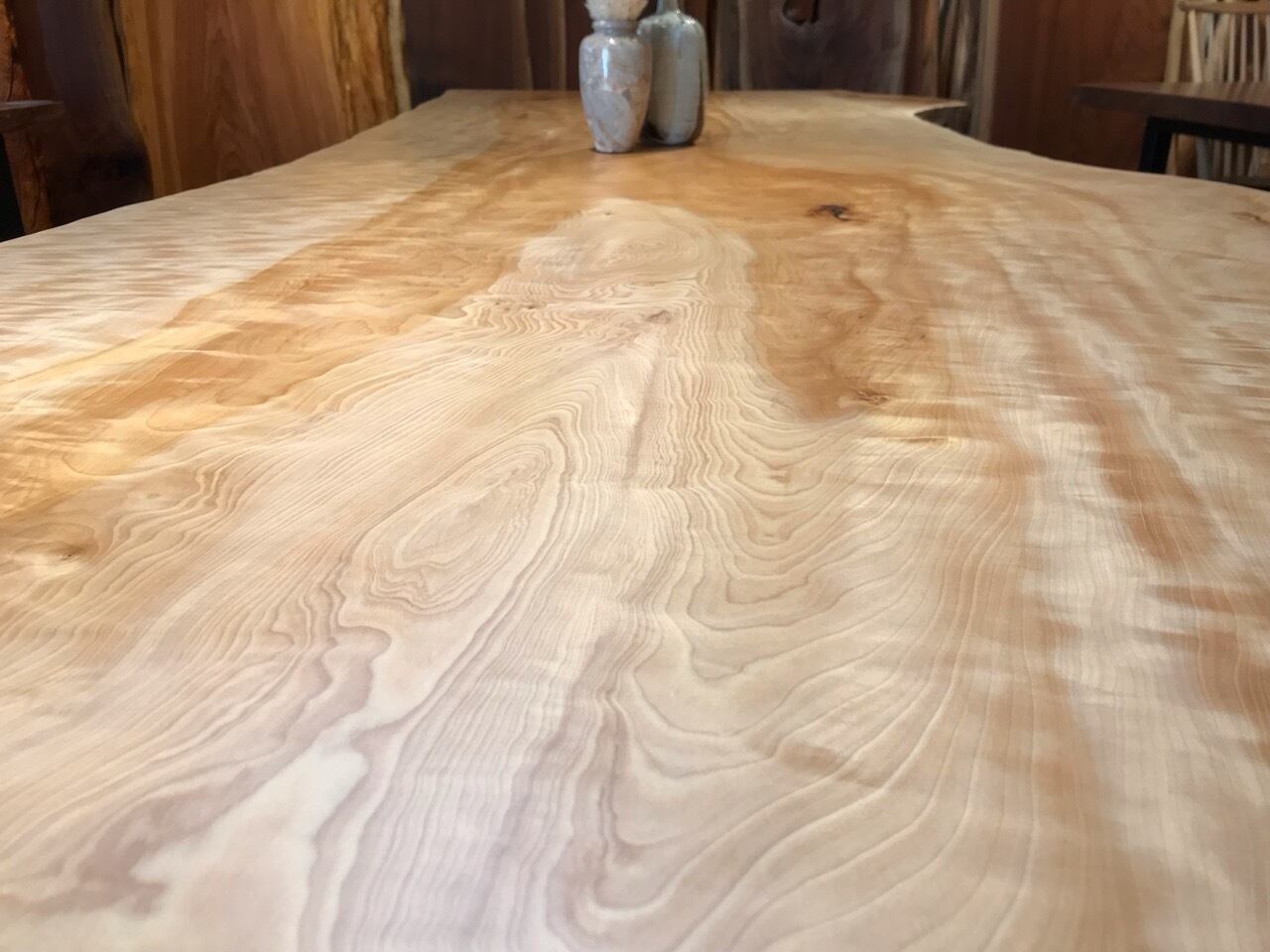 貴重なトチの木天板 栃（トチ）_2800×830-710-770×59_浅草本店_テーブル天板/一枚板