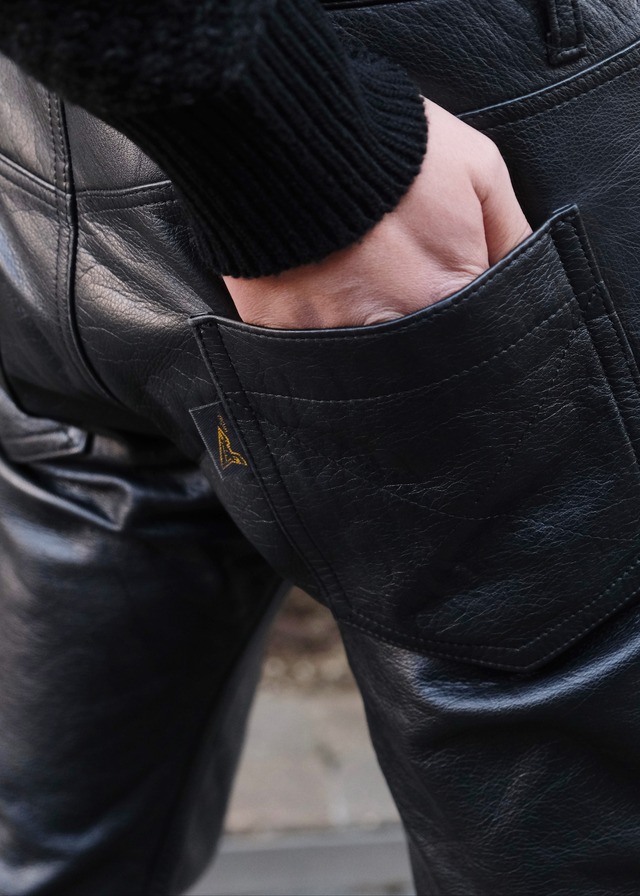 20471120 straight heavy cow leather trousers