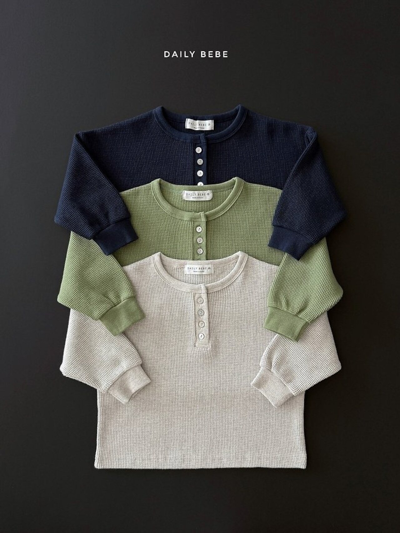 韓国子供服 / 26Autumn / 〖取寄〗DAILYBEBE / ワッフルヘンリーネックTシャツ / キッズ服 / ジュニア服 / 秋服 *XS~JL*