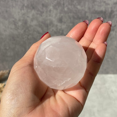 インド産【クリアクォーツ〇フェイスティッドスフィア】球体石 鉱物 天然石 パワーストーン