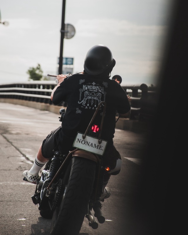 無名万歳 T-shirt