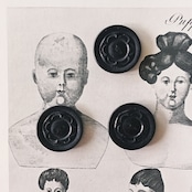 フランス 1900s 幾何学の黒花とgalalithe製ボタンセットe アンティーク