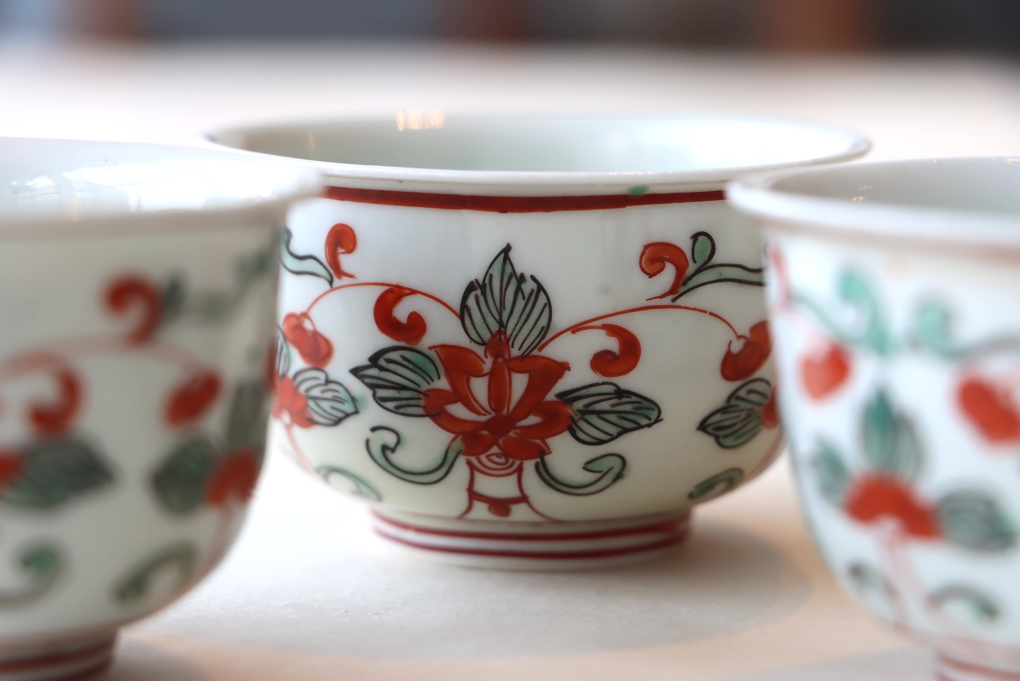 伊万里焼 色絵 花唐草文 湯呑 向付 ラスト1/Imari cup | (有)新原美術