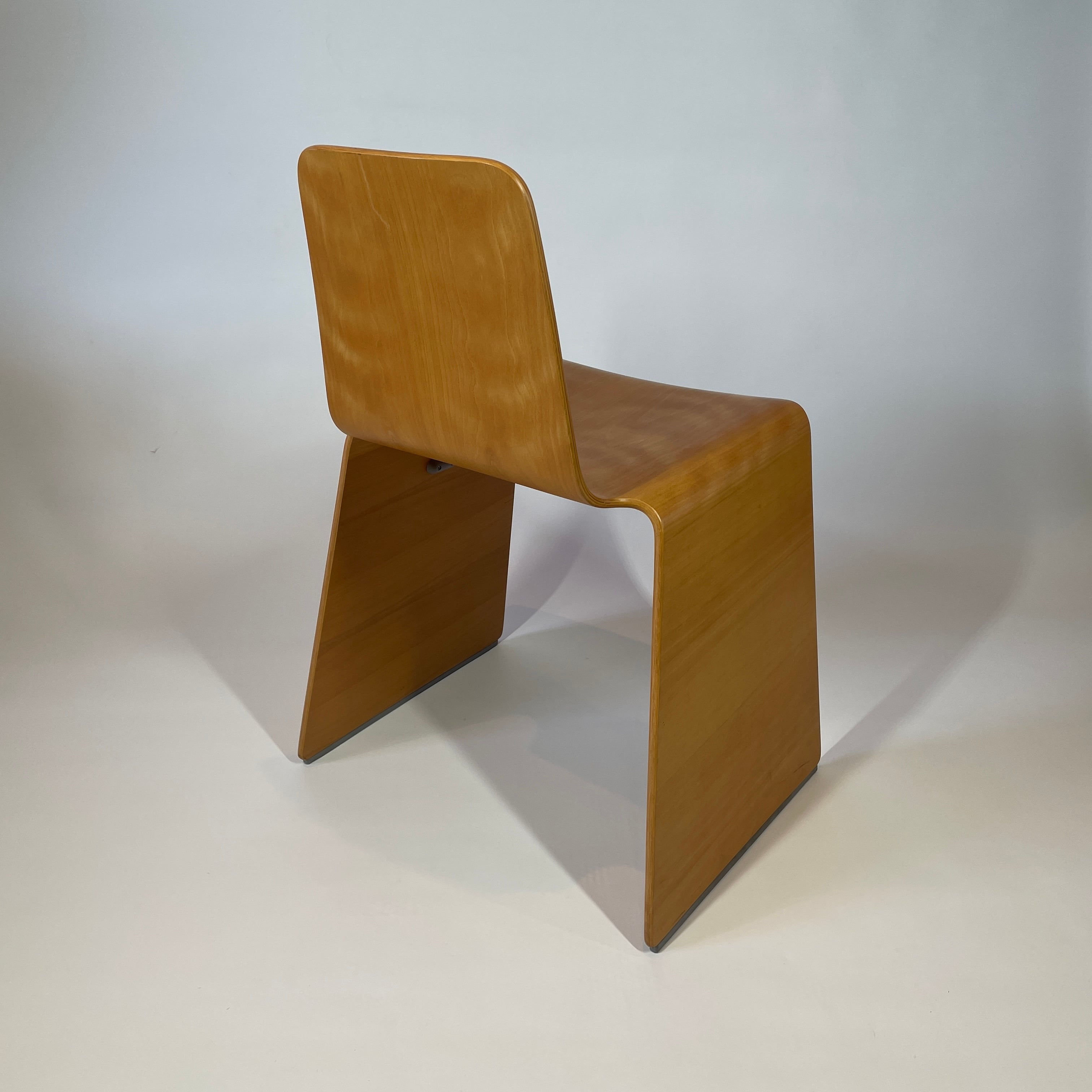 NXT chair by Peter Karpf | KOHSEKI