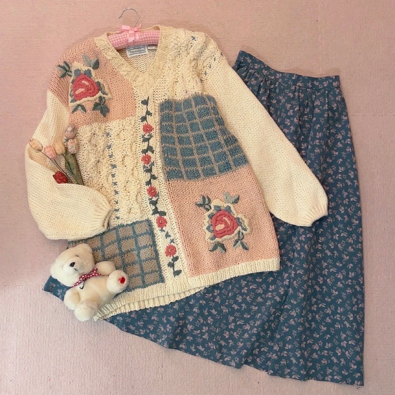 flower check knit sweater