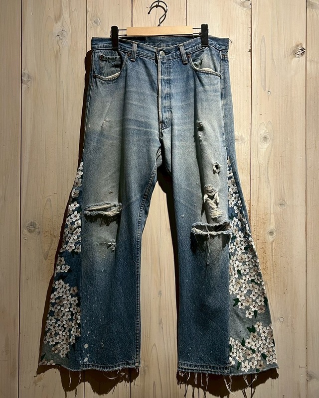 【a.k.a.C.a.k.a vintage】"RIALTO JEAN PROJECT" Flower Hand Paint Custom Flare Jeans