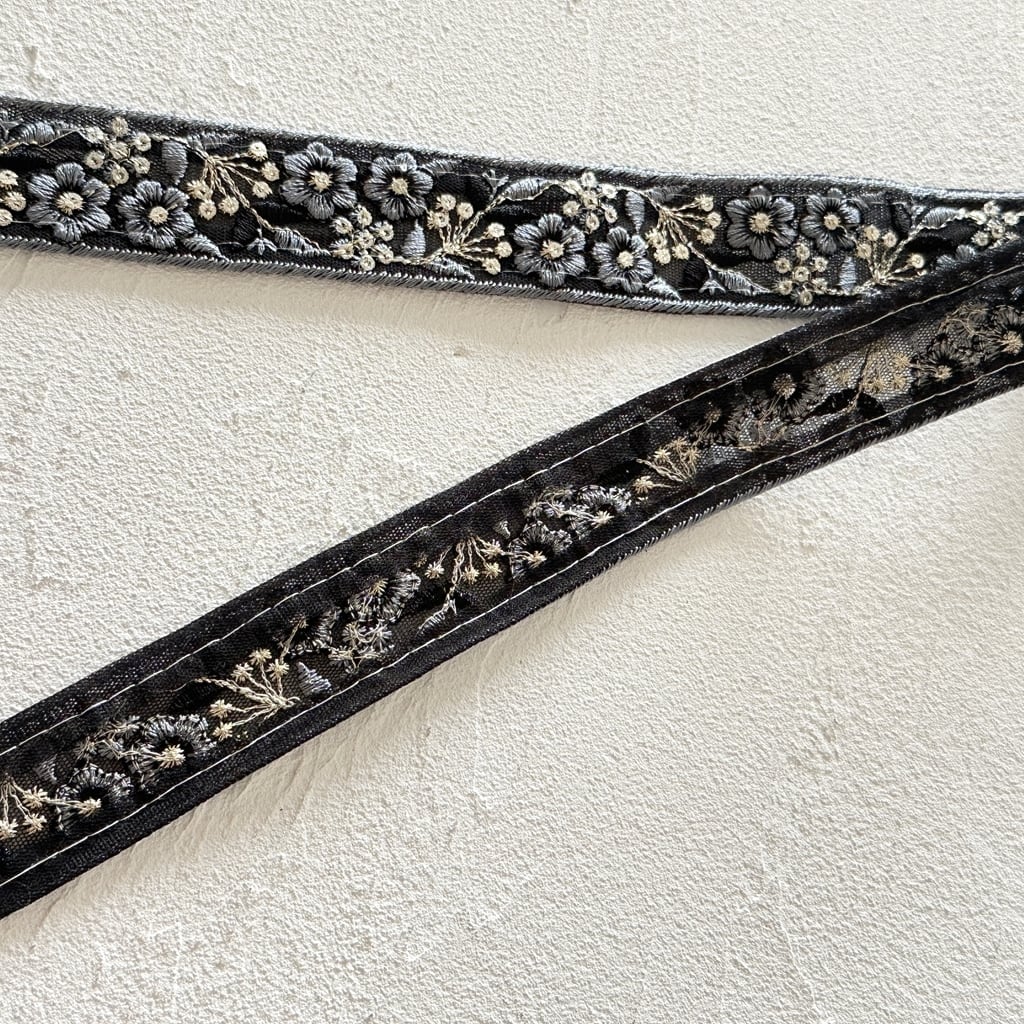 ブラック]インド刺繍リボン 3688 | インド刺繍リボン専門店Rino Ribbon