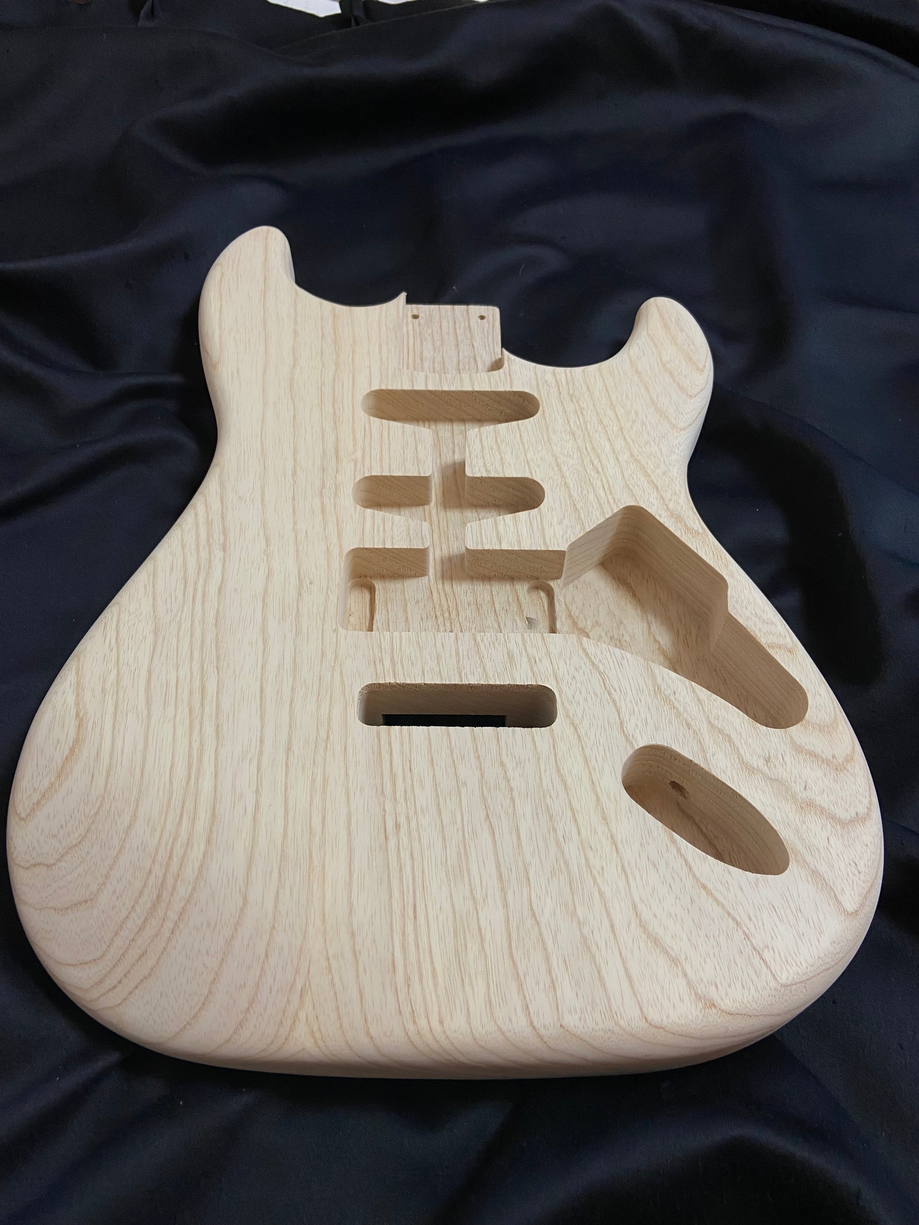 ストラトキャスター SSHボディ （No91）未塗装 2ピース アッシュ ボディ