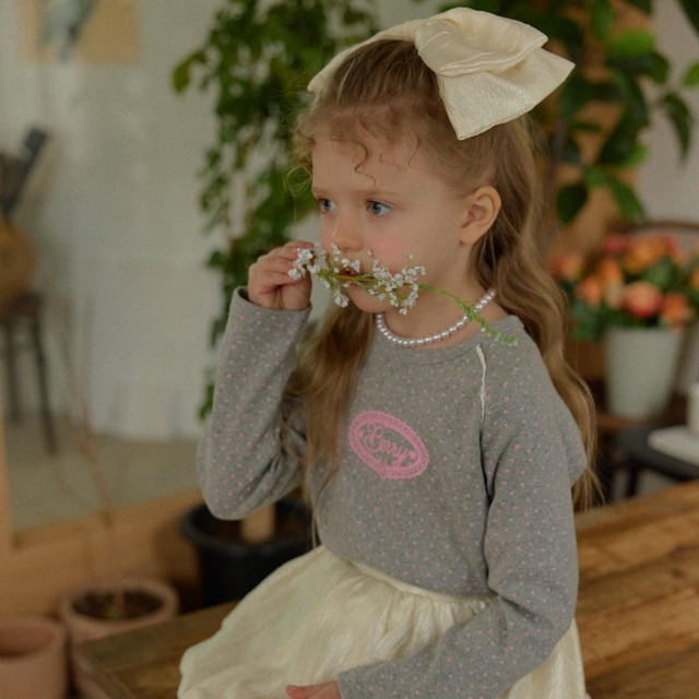 «予約»«ジュニアサイズあり»«berry berry» フラワーカットソー 2colors