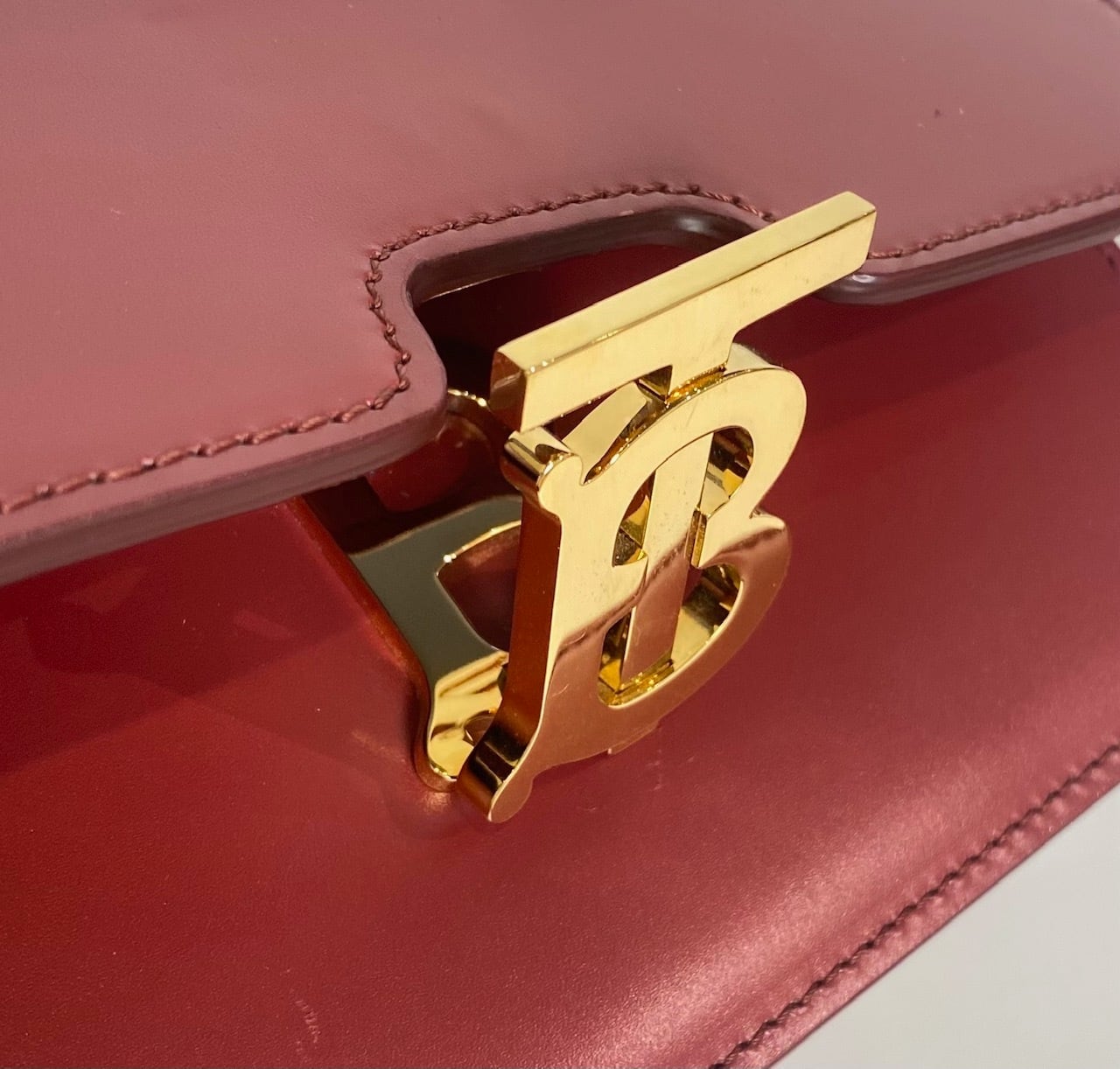 Burberry バーバリー　ショルダーバッグ【美品】 BURBERRY（バーバリー） ショルダーバッグ レディース フレヤ トート