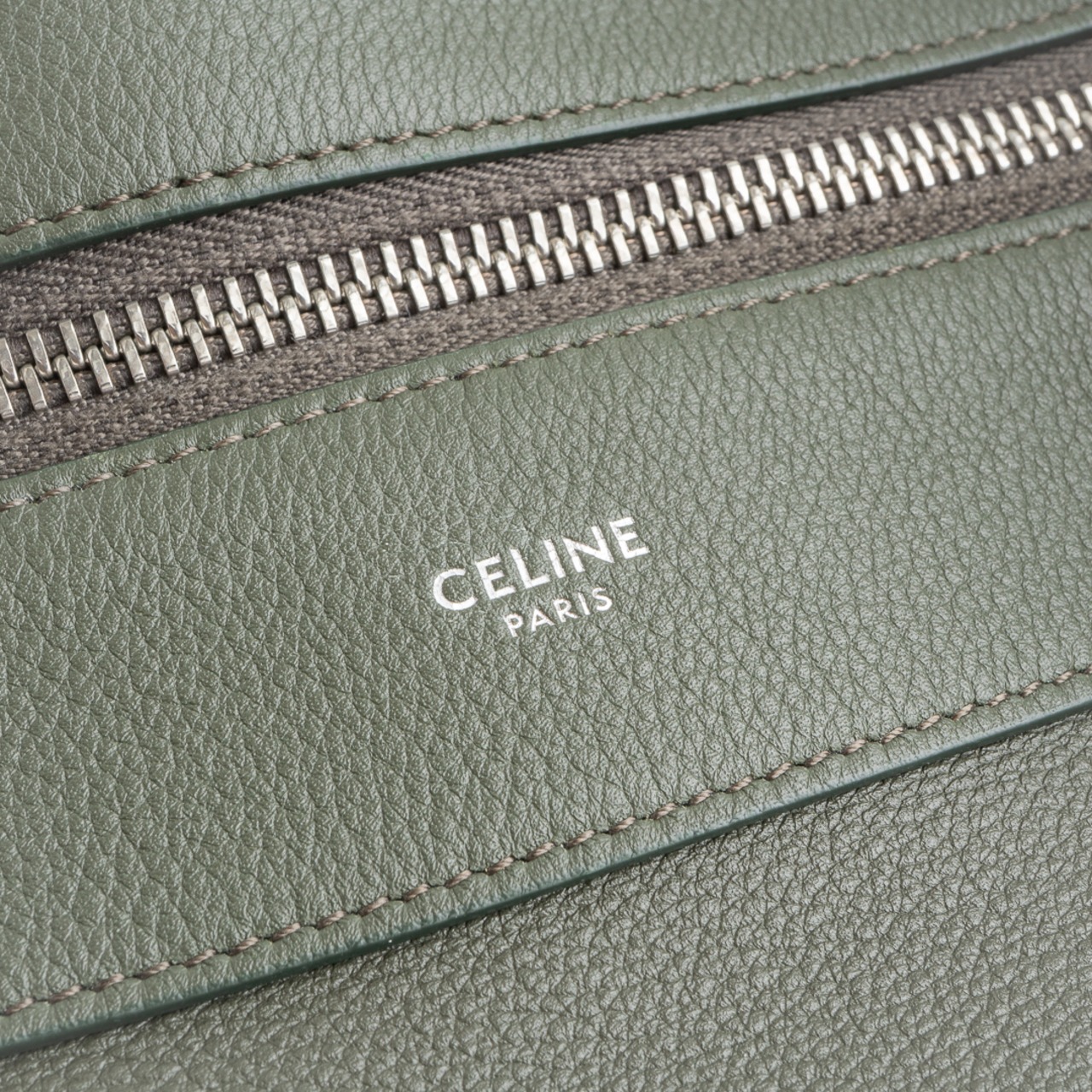 セリーヌ ラージ ストラップ ロミー カーキ レザー ショルダーバッグ