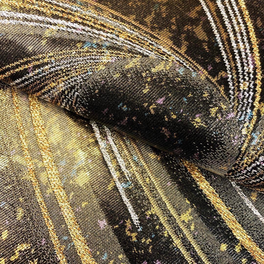O-2905 袋帯 幻想的な金の渦模様 オーロラ箔 箔散らし モダン柄 黒色