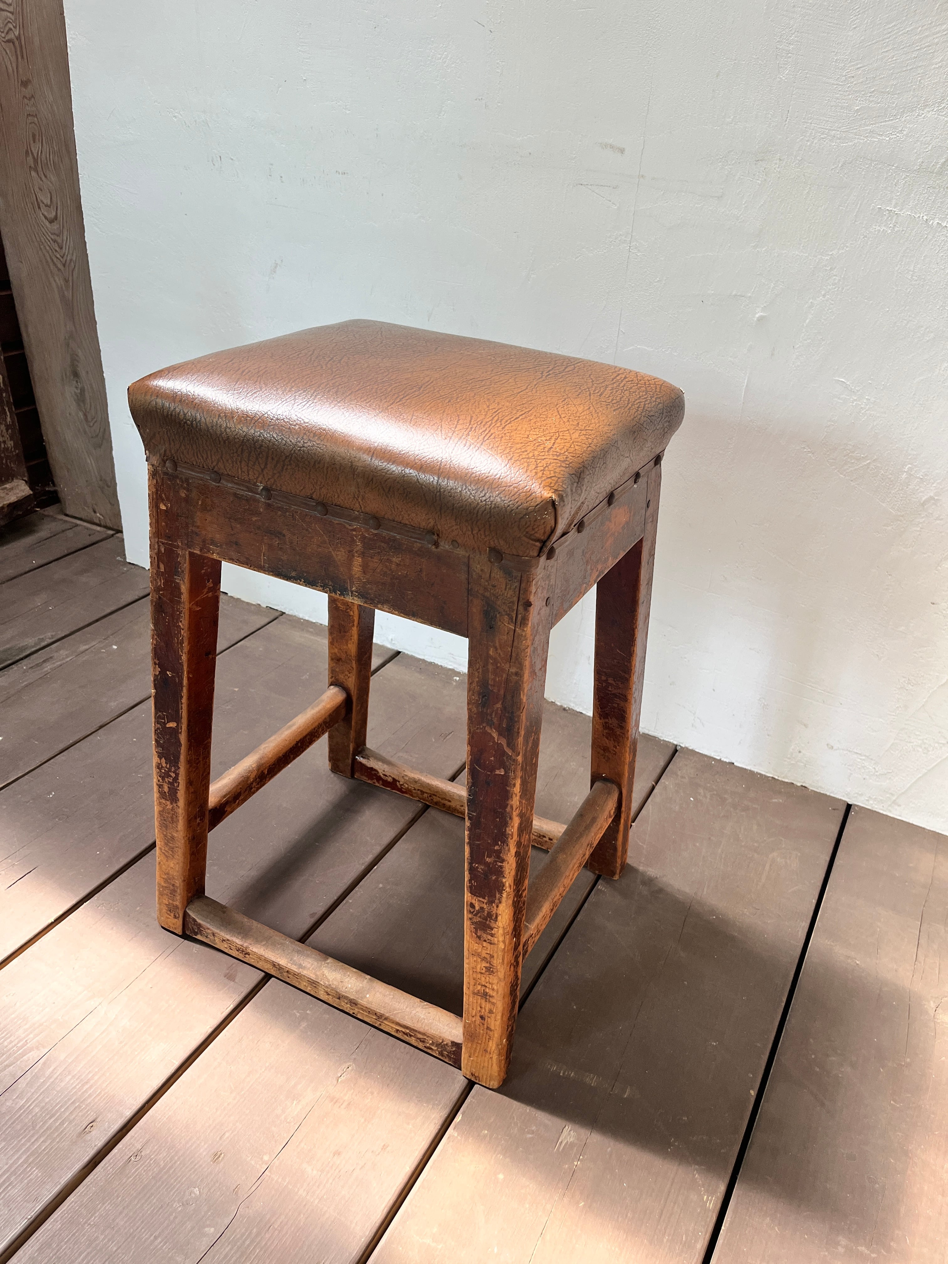 Old stool /England＜スツール・イギリスアンティーク・革張り椅子