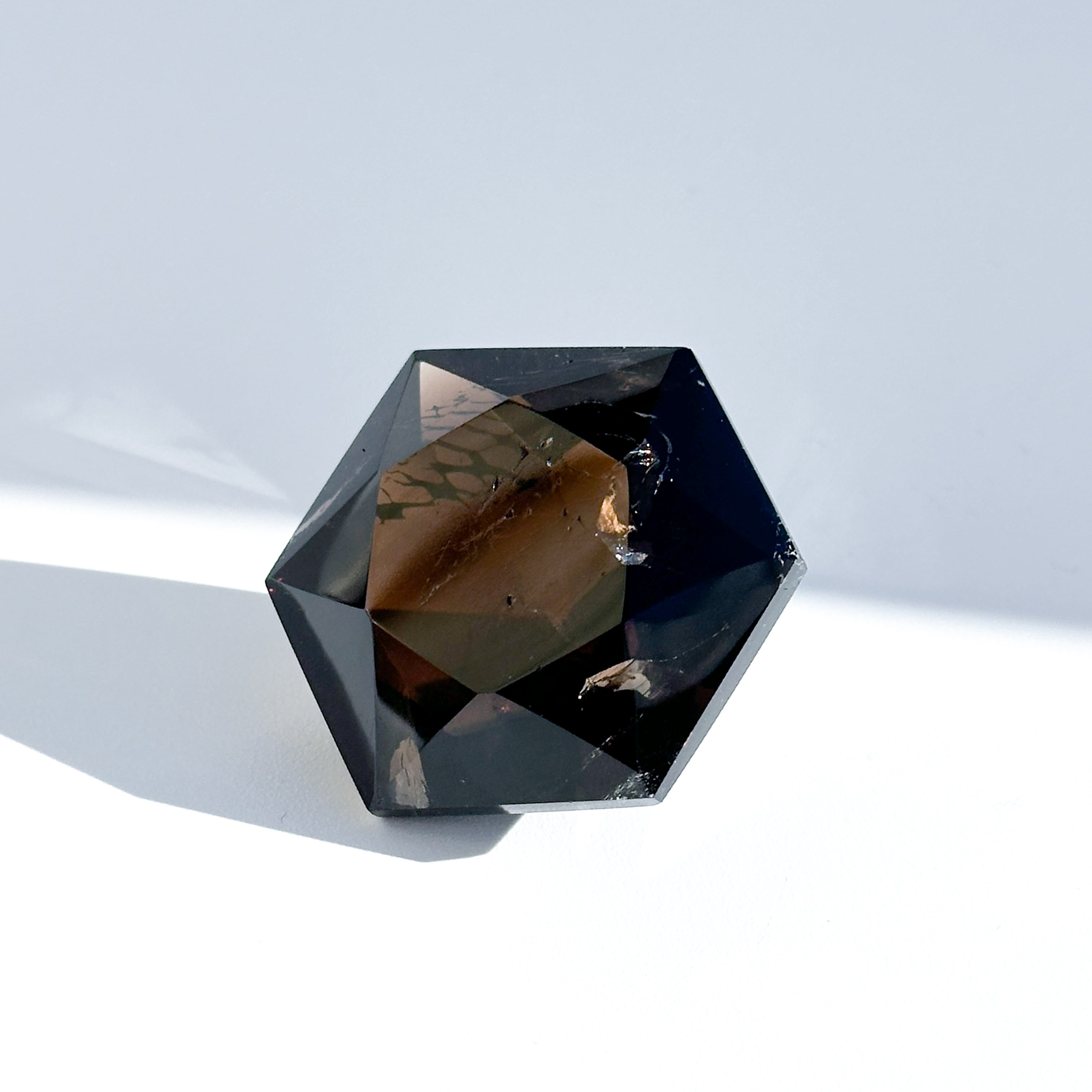 【高品質】ミナスジェライス産スモーキークォーツ ダイヤモンドカット 32◇ Smoky Quartz ◇天然石・鉱物・パワーストーン