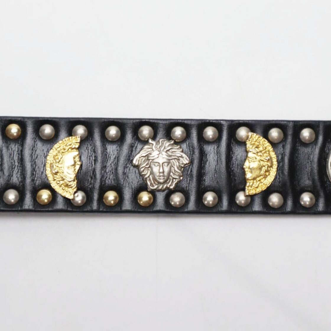 GIANNI VERSACE ジャンニヴェルサーチ メデューサスタッズ レザ 