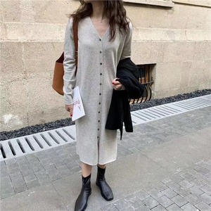 フロントボタンVネックワンピース