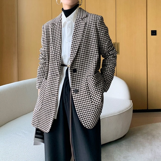 ジャケット アウター 送料無料 レディース 2色 メンズライク チェック 千鳥格子 裏地 テーラードジャケットニュアンスカラー マニッシュ 長袖 大人可愛い かわいい 大人女子 エレガント 肌見せ 大人 学生 お出かけ 外出 きれいめカジュアル 着回し ファッション デート コーディネート 重ね着 休日 特別な日 お祝い 記念日 メンズウケ カジュアル 普段着 春コーデ 秋コーデ 韓国 おしゃれ シンプル スタイル 細見せ オフィスカジュアル ワンポイント ブラック ブラウン S M L XL 2XL