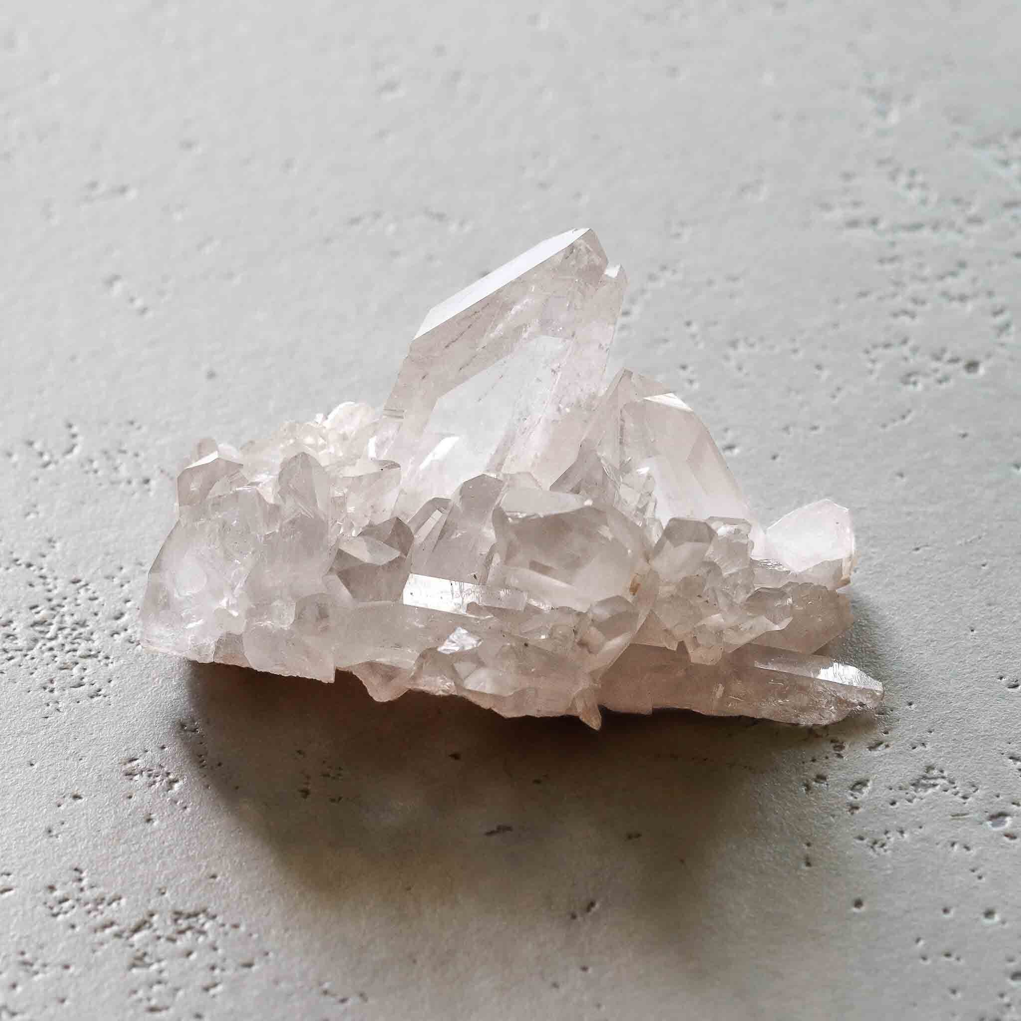 マダガスカル産水晶クラスター 2232｜【送料無料】Madagascar Clear