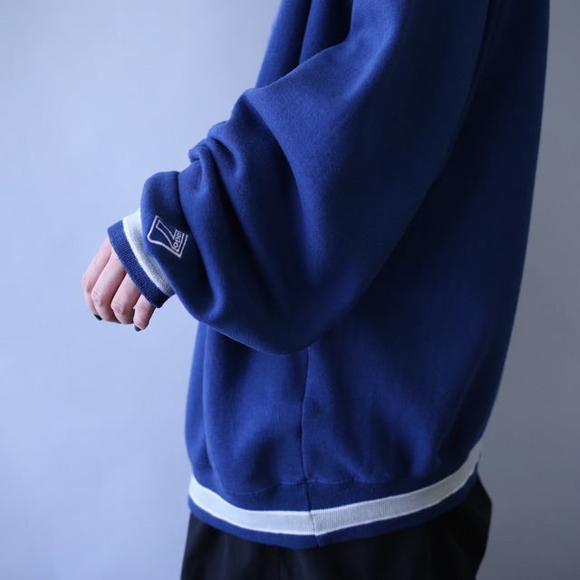 "刺繍" COWBOYS logo design over silhouette sweatshirt