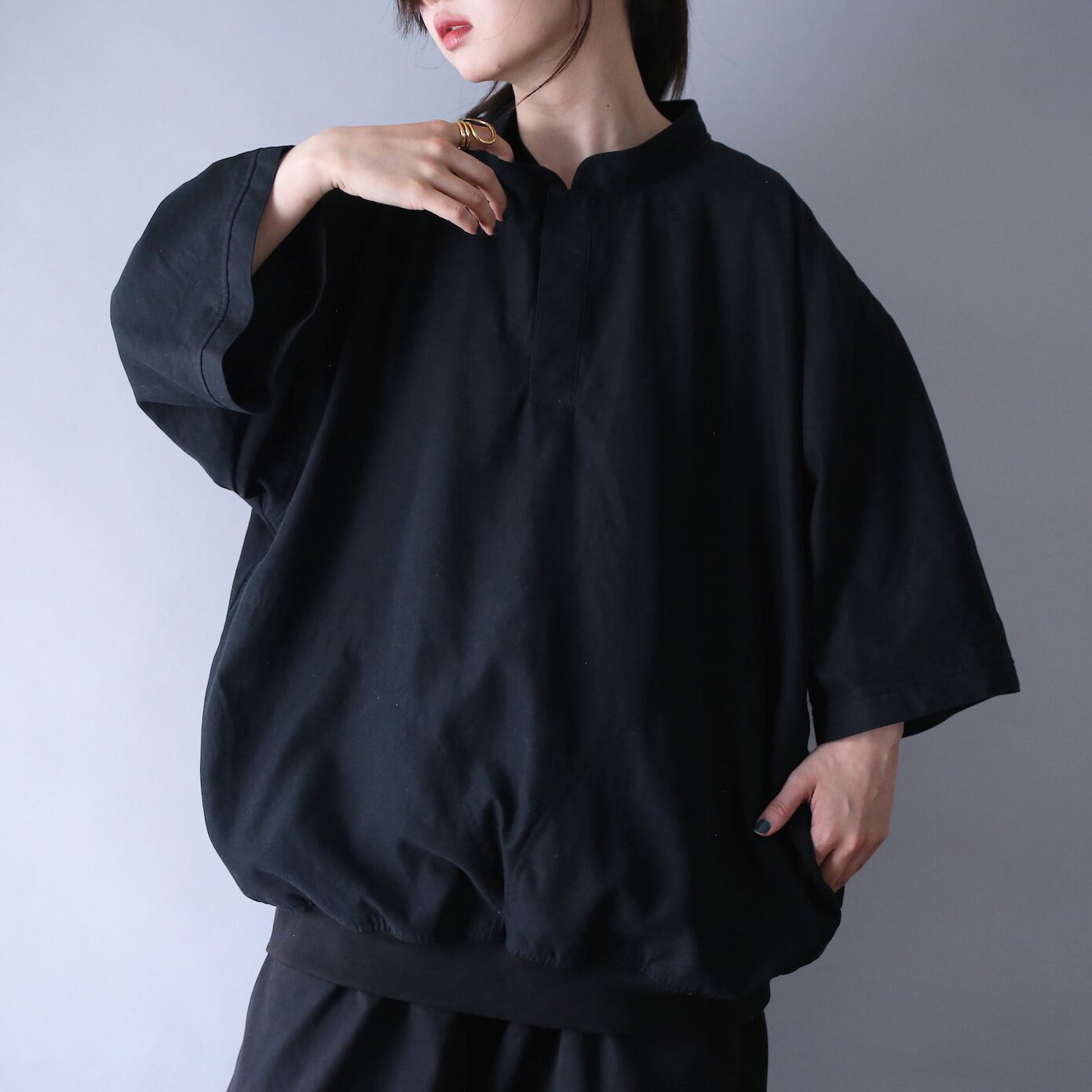 black one tone over silhouette tech mode h/s half-zip pullover