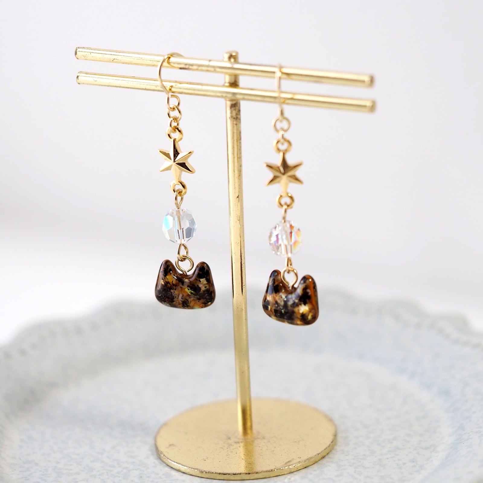 ねこもよう＞サビ猫と星 ピアス/イヤリング | 星猫工房