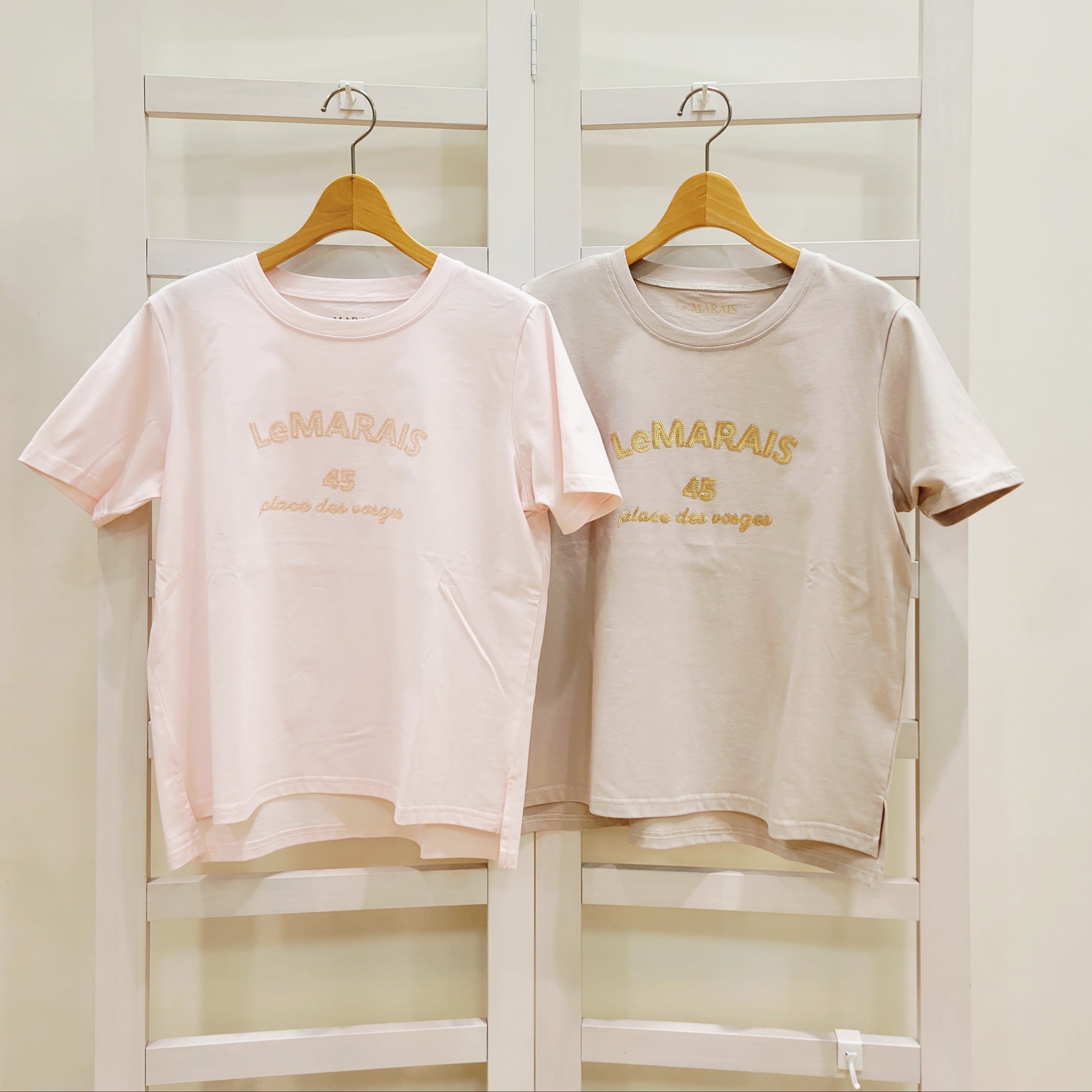 Le MARIS(ルマレ)】スパンコール刺繍 ロゴTシャツ | Quattroオンライン