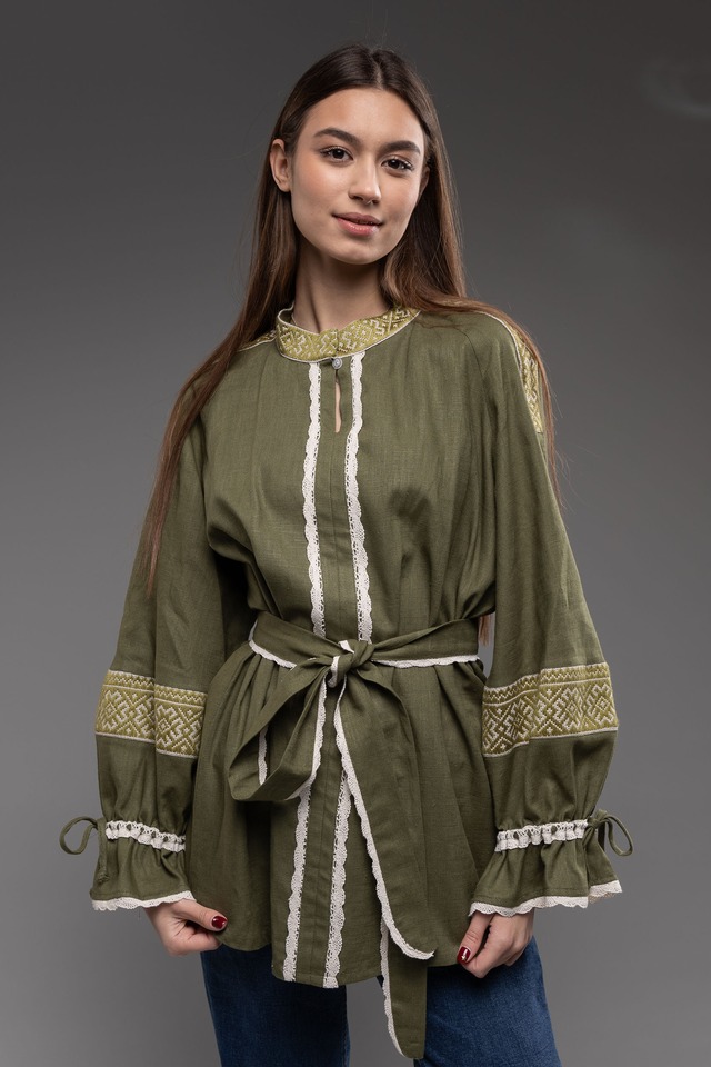 ウクライナ刺繍ヴィシヴァンカ　手刺繍　平行縫い　麻　レディース・フリーサイズ