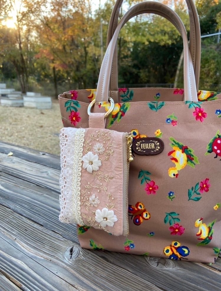 ちびくま工房　バニーラブ　15センチ バラのワンピ　リボン刺繍 お花のカラビナポーチ［リボン刺繍キット］ | lupinuskids
